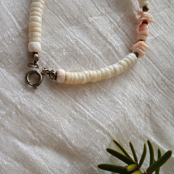 🦪 VTG MOP 🦪 1970s Native American Zuni Heishi, Luhuanus, & MOP fetish bracelet - Picture 7 of 8